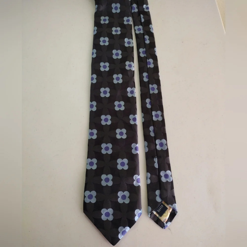 Ted Baker Men's Black- Gray Blue Floral 100% Silk Neck Tie -Career Office Event